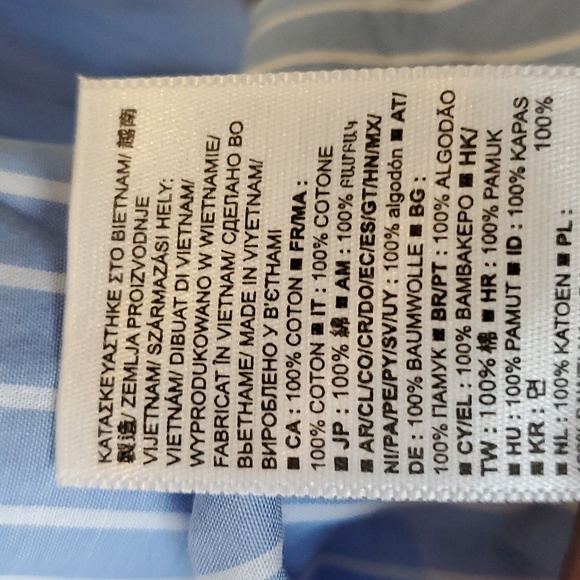 New w/Tags Gap Ruffle Top Size Small - Picture 10 of 10